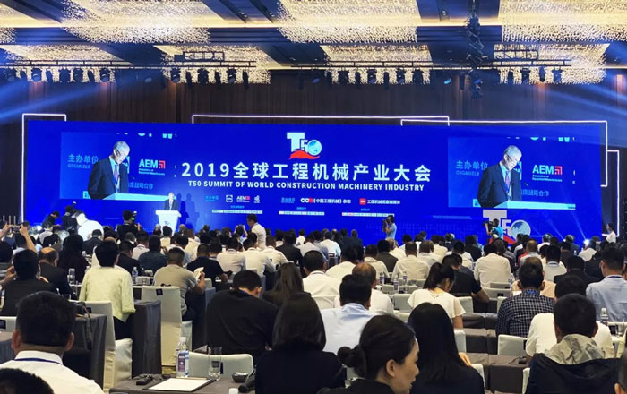 双喜临门！华体会体育平台·（中国）官方网站
囊括两项工程机械行业大奖